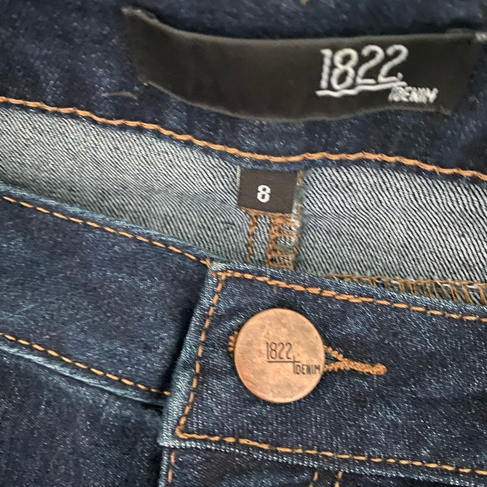 1822 Denim Blue Ankle Cropped Jeans with Rich Indigo Wash